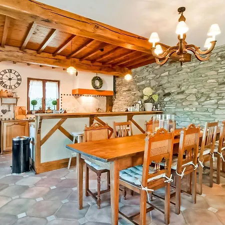Luring Holiday Home In Lierneux With Garden Room photo