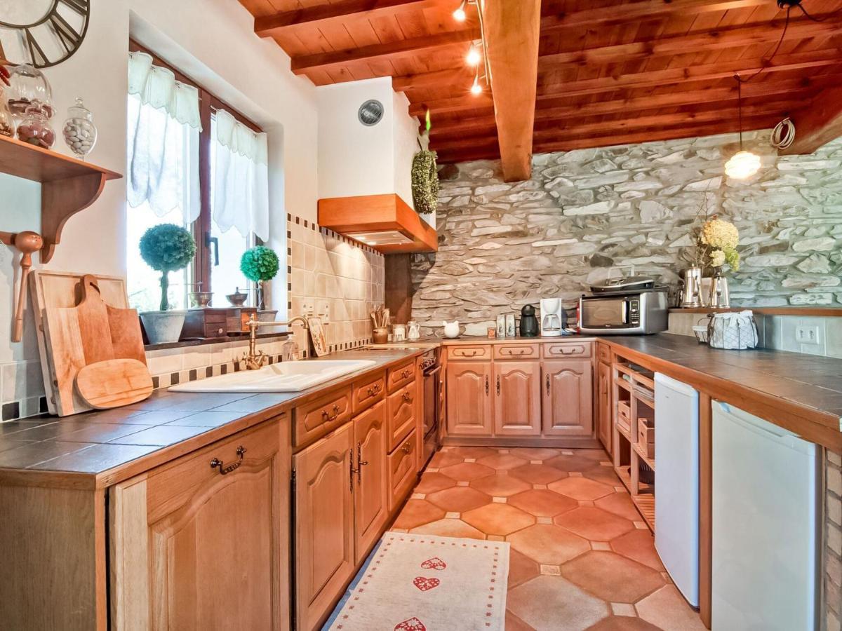 Luring In With Garden Holiday home Lierneux
