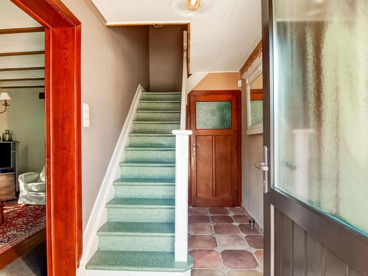 Holiday home Luring In With Garden Lierneux